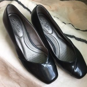 Life Stride size 7W black wedge shoes